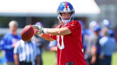 Eli Manning Figures Giants Will Draft Qb Of Future Abc7 New York