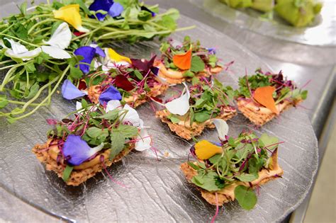 Garnish With Edible Flowers 10 Tricks And Tips To Steal From Raw