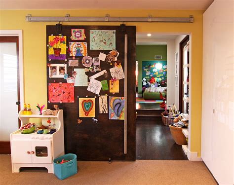 Children's and kids' room design ideas, whatever the room size, budget and fuss levels you're dealing with! 27 Creative Kids' Rooms with Space-Savvy Sliding Barn Doors