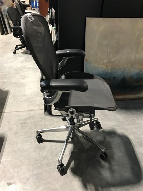Herman Miller Aeron Graphitechrome Fully Adjustable Task Chair Size C