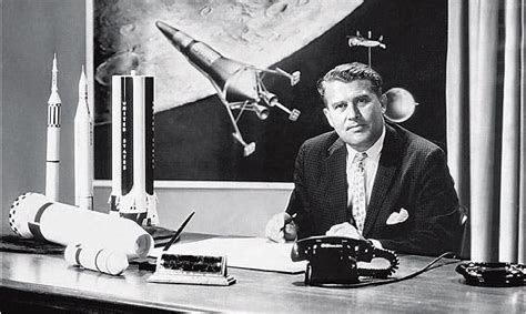Von Braun Dreamer Of Space Engineer Of War Michael J Neufeld