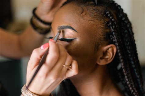 How To Become A Freelance Makeup Artist In Washington