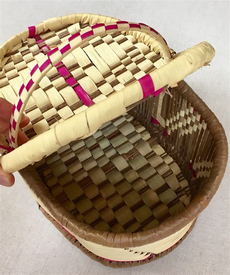 Small Straw Picnic Basket Sewing Basket Woven Wicker Rattan Beige Brown