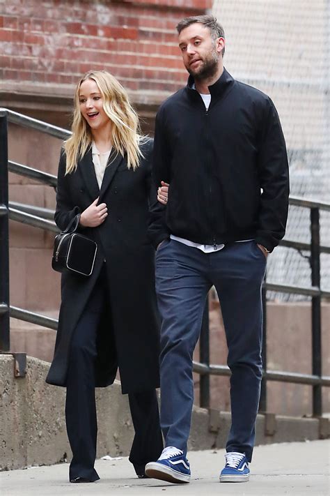 Jennifer Lawrence And Her Fiance Cooke Maroney Walk On The Streets Of