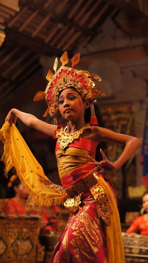 Traditional Balinese Dancer Bali Girls Traditional Dance Balinese