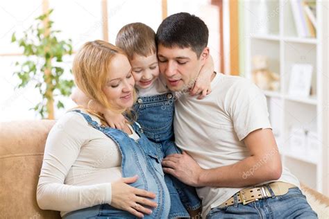 Bebé Que Esperan Familia Feliz Mujer Embarazada Con Su