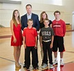 Fred Hoiberg Wife, Daughter, Age, Height, Weight, NBA Career » Celebion