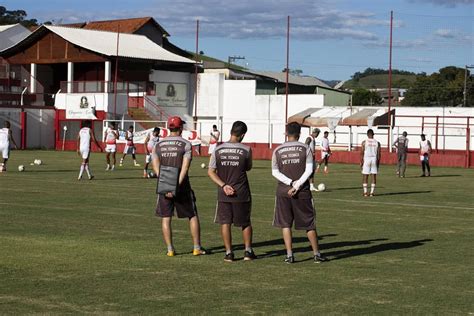 Em jogo atrasado da 4ª rodada da série c, a tombense levou a melhor diante do criciúma por 1 a quando era melhor em campo, a tombense balançou a rede com gabriel lima, que aproveitou o. Grupo de jogadores do Tombense inicia treinos em Tombos ...