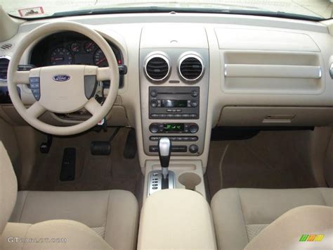2005 Ford Freestyle Se Dashboard Photos
