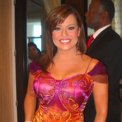 My Jones For Anchorwomen And Weather Girls Robin Meade Robin Meade Hair Red Formal Dress