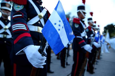 Día de la independencia (título en inglés: Hondureños en EE.UU. celebrarán Día de la Independencia - Sercano TV