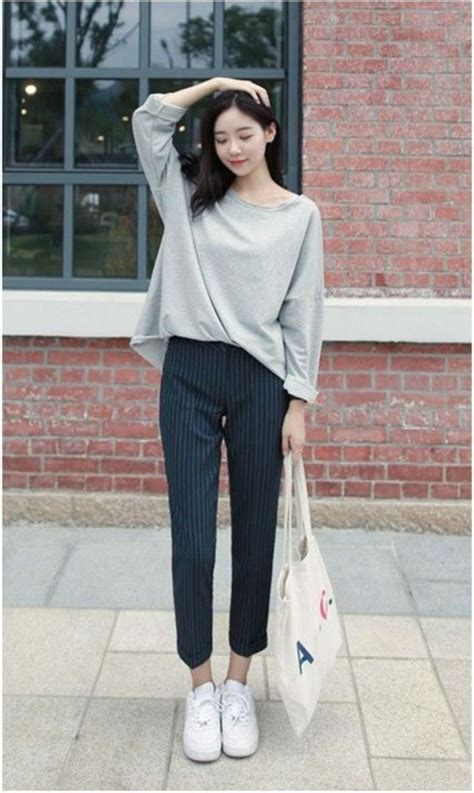 25 beautiful minimal outfits ideas for your fashionable look gaya model pakaian korea gaya