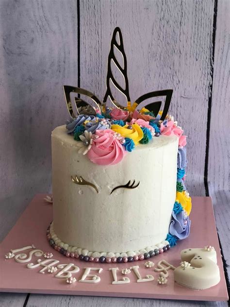 What you'll need for your unicorn cupcake cake: Cake Topper - Unicorn Horn + Eye Lashes | Cake, Savoury ...