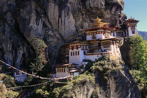 5 Reasons Why You Should Visit Bhutan — Acanela Expeditions