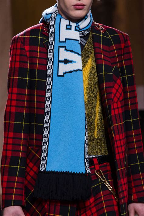 Versace Fall 2018 Mens Fashion Show Details The Impression