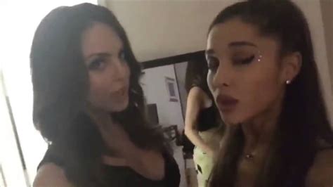 Ariana Grande Kissing A Girl Full Snap Youtube