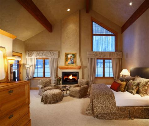 15 Elegant And Inspiring Master Bedroom Fireplace Ideas