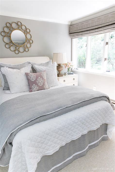 20 Grey And White Bedding Ideas