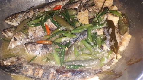 Sambal padang cabe hijau ini menyajikan rasa khas asam manis yang lezat dari campuran tomat dengan cabe pedasnya. cara membuat tauco padang - YouTube