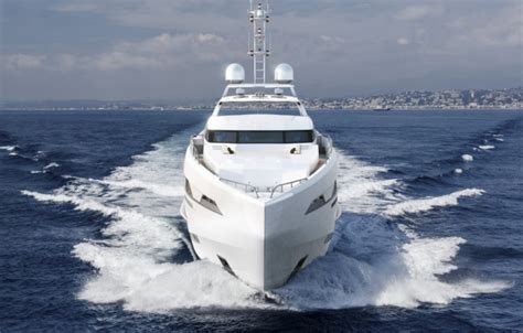 Luxury Yacht Amore Mio Front View — Yacht Charter And Superyacht News