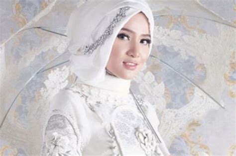 Inspirasi Gaun Pengantin Hijab Memukau Di Momen Bahagia Ala Desainer