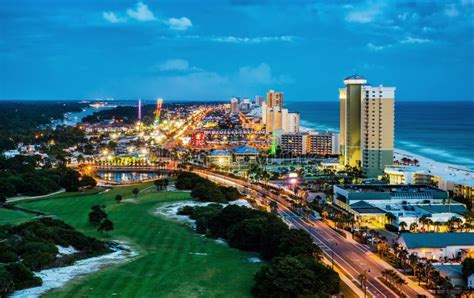 Panama City Strand Florida På Natten Arkivfoto Bild Av Lopp Stad