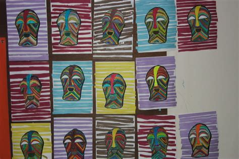 Arts visuels ecole dessiner un masque inspiré des masques africains ;; art: Art Visuel Afrique Cycle 3