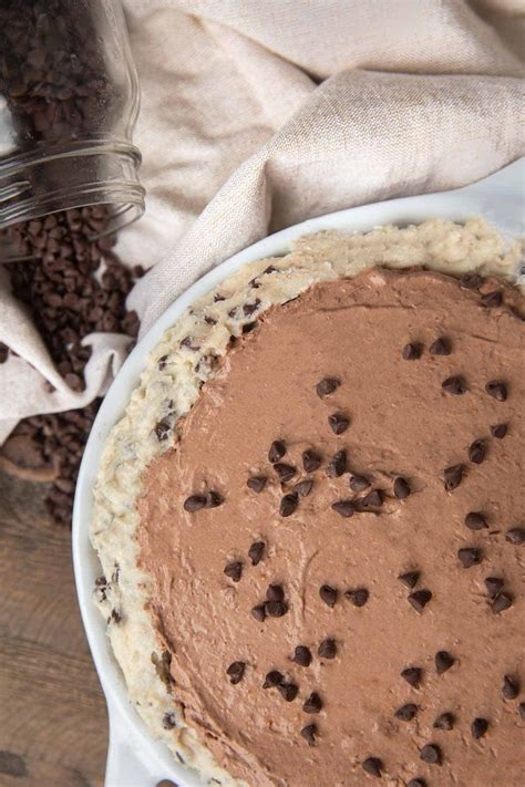 This easy pie dough has a recipe that pastry chefs tend to favor, but it doesn't require any fancy ingredients, equipment, or training. Chocolate Chip Cookie Dough Pie is a delicious no bake frozen pie dessert with a cookie ...