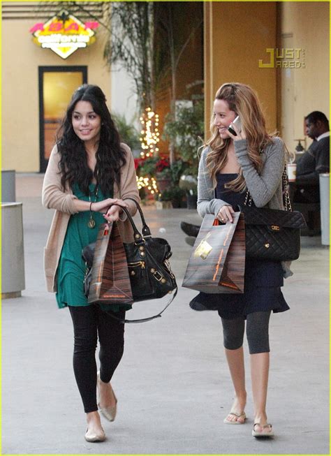 Ashley And Vanessas Christmas Eve Shopping Spree Photo 817511 Photos Just Jared Celebrity