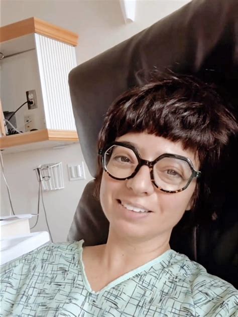 Big Bang Theory Actor Kate Micucci 43 Reveals She Has Lung Cancer