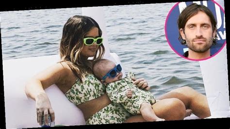 Maren morris and ryan hurd married in 2018 in a nashville ceremony. Maren Morris' Husband Ryan Hurd Fires Back After She's Mom ...