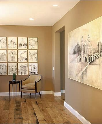 The homebase guide gives help & advice when it comes to painting walls & ceilings. Entrance/foyer