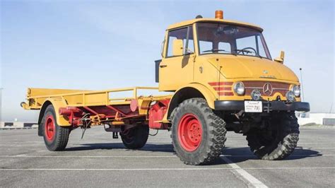 Mercedes Unimog Car Hauler Is The Coolest Thing Ever Localizado
