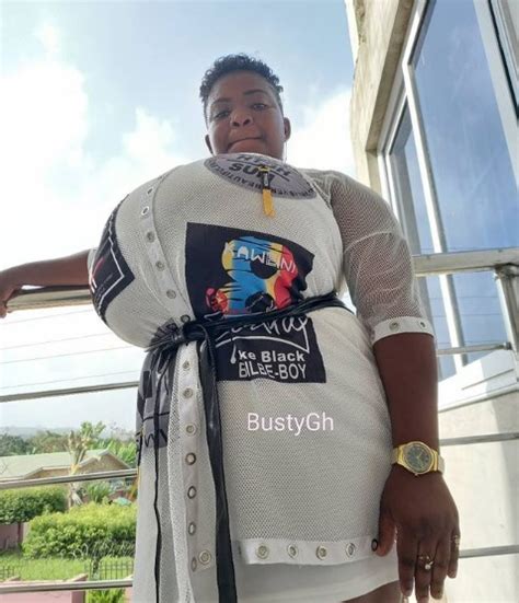 10 Hot Photos Of Busty Gh The Ghanaian Lady Commanding Attention With Her Massive B00bs — Thedistin