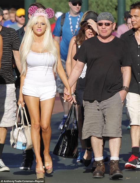 Courtney Stodden And Doug Hutchison Put On A Romantic Display At Disneyland Daily Mail Online