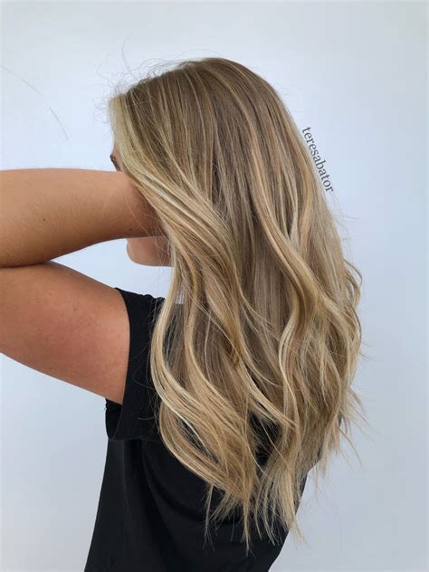 Natural Blonde Highlights Source By Oliviagracepres Blonde Hair Inspiration Blonde Hair