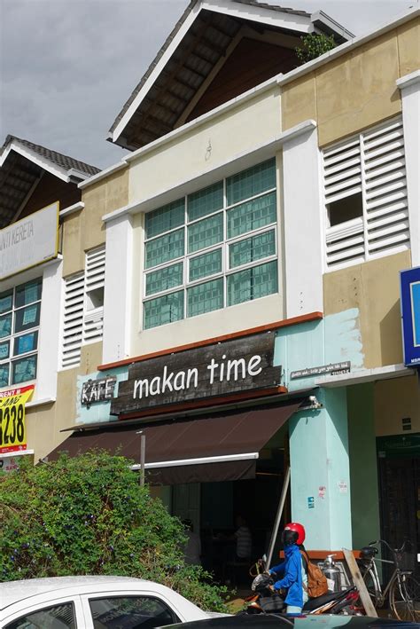 Conveniently located restaurants include little yum yum, makan time, and restoran lan je. Kuala Lumpur Local favourites at Makan Time, Kota ...