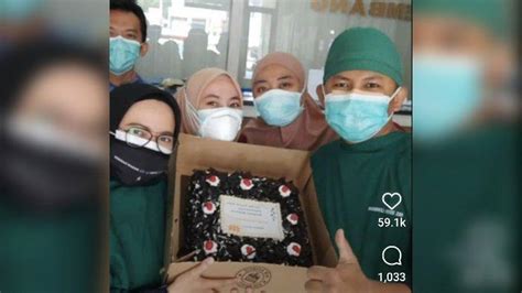 Ridwan Kamil Kirim Kue Ke 92 Rumah Sakit Di Jawa Barat Untuk Tingkatkan Kesehatan Mental Nakes