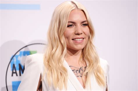 Amas 2017 Skylar Grey Talks About Performing With Eminem On Snl And