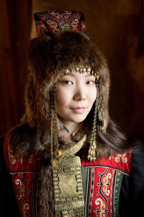 Interview Rare Portraits Immortalize Siberias Indigenous People In Danger Of Extinction Dr