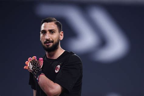 Gianluigi donnarumma is wanted by psg. PSG Mercato: French Media Outlet Reports Paris SG's Plan ...