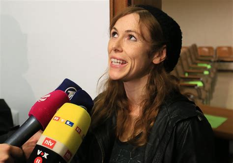Belästigung der Allgemeinheit TV Nonne Antje Mönning vor dem Kaufbeurer Amtsgericht wegen