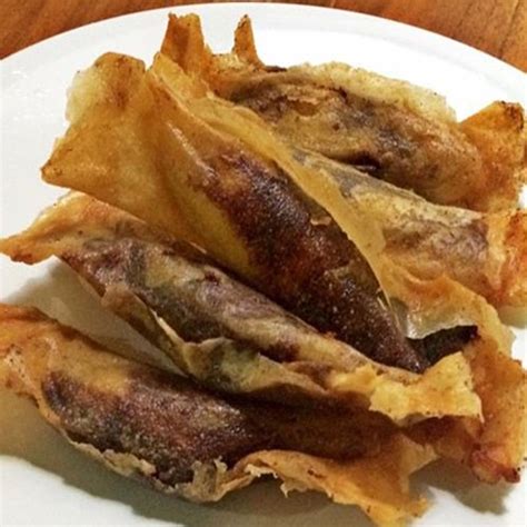 5 buah pisang, setiap pisang belah memanjang jadi 4 (bisa pake pisang kepok atau raja) 50 gr coklat beras/meises 10 lembar kulit. kuliner indonesia : Resep Pisang Aroma Sederhana - Kuliner ...