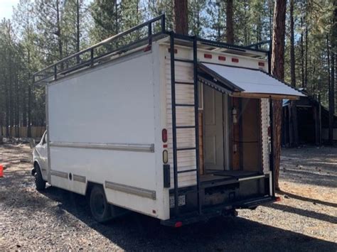 Someone Turned A Plain Box Truck Into A Stealth Camper And It S Brilliant The Autopian