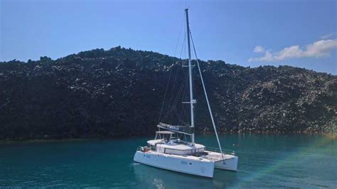 Santorini Caldera Catamaran Cruise With Meal And Drinks Getyourguide