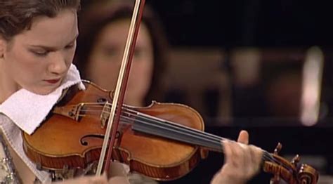 Hilary Hahn Plays Mozart’s Violin Concerto No 3