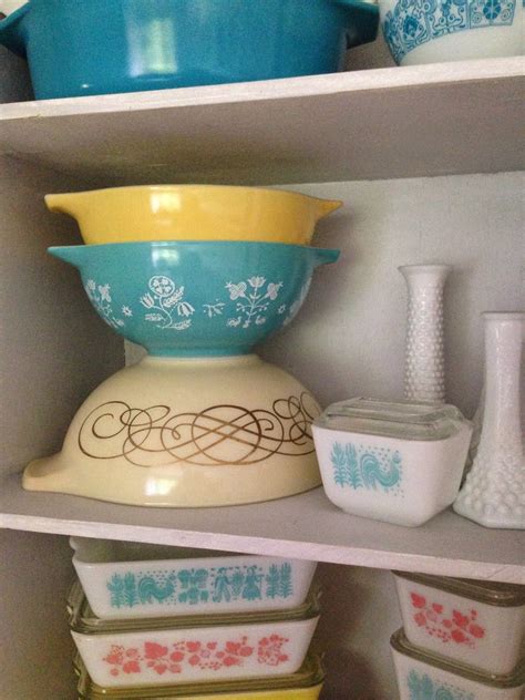 The Dabbling Crafter Show And Tell Displaying Vintage Pyrex