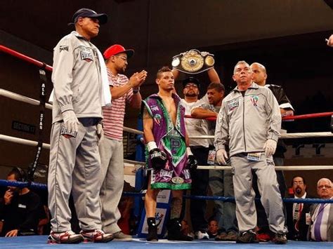 Orlando Cruz Gay Boxer Wins First Fight Since Coming Out
