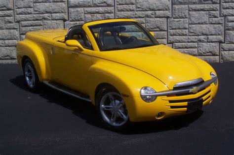 Beautiful 2005 Chevrolet Ssr Slingshot Yellow Modern Hot Rod Low Miles
