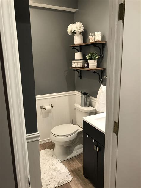 Aromatic soaps and candles will certainly assist it odor great and also adding a vase of blossoms will certainly brighten the room. √ 27 Cool Bathroom Paint Color Schemes